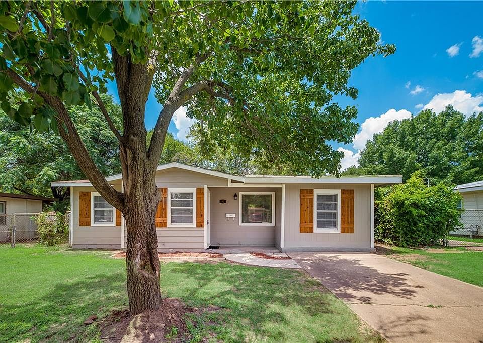1st image of 2821 Elm Park