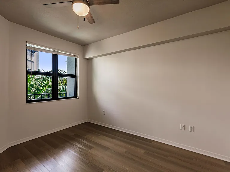 Aviah Flagler Village — Photo 114