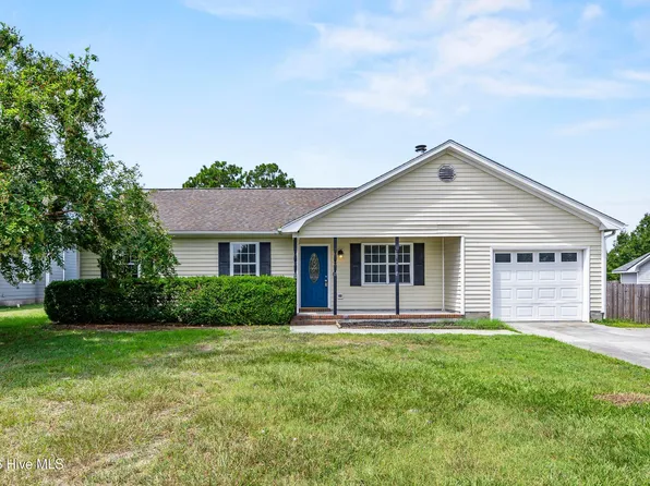496 Sand Ridge Road, Hubert, NC 28539