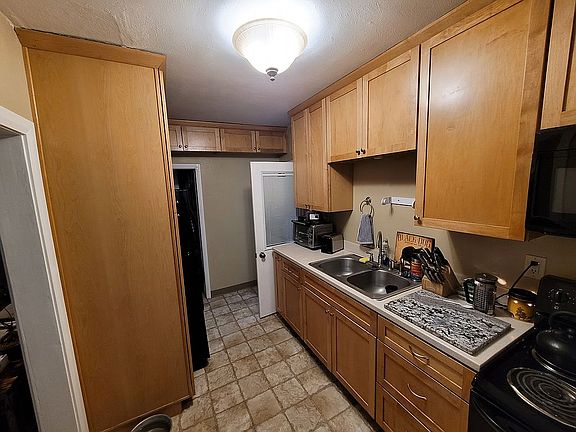 5th image of 520 Cleveland St