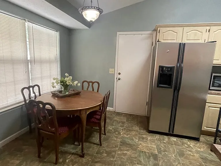 265 Osprey Dr — Photo 2