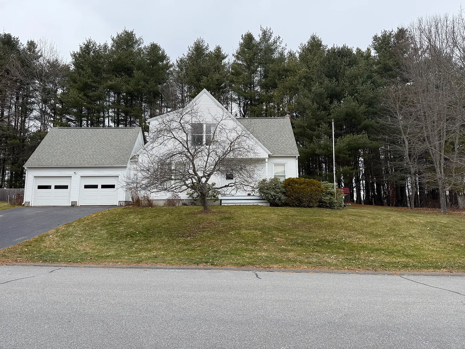 3 bed, 1.5 bath, 1459 sqft, $3,300 — Photo 1
