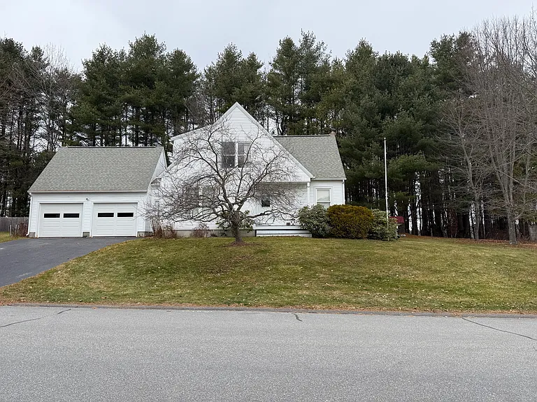 44 John Howland Dr — Photo 1
