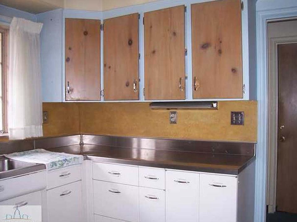 2nd image of 440 McPherson Ave