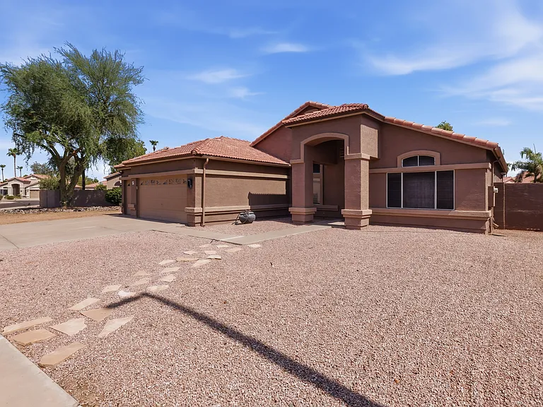 1274 E Lake Dr — Photo 3