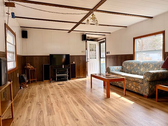 4th image of 979 Essex Street #132