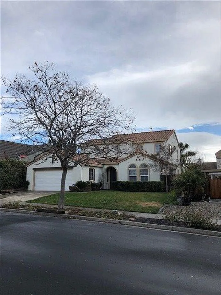 690 Canmore Ct photo 1