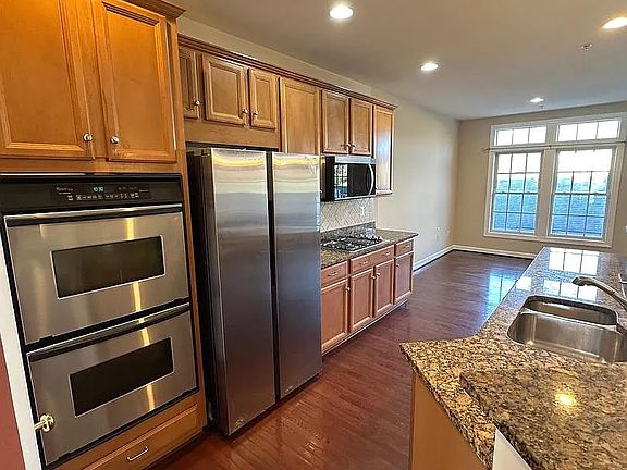 5th image of 9430 Dunraven St #1