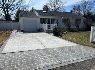 50 Beecher Ave, East Islip, NY 11730