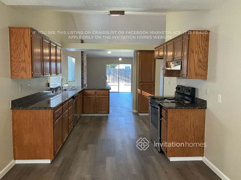 1604 Alcazar Ct — Photo 4