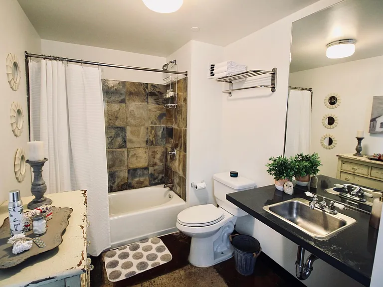 The Continental Lofts — Photo 9