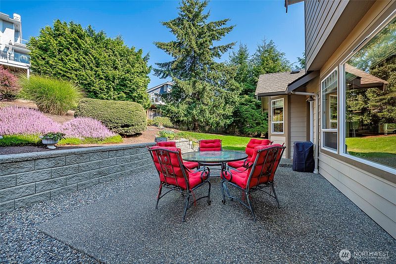 5th image of 2207 Teal Court