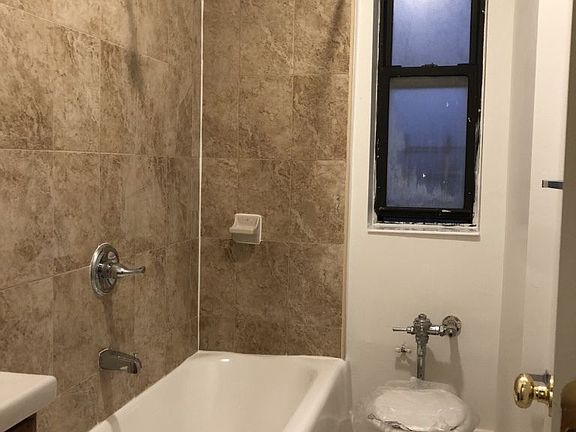 5th image of 3747 61st St APT 6E