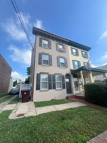 1907 N Lincoln St #3 Photo 1
