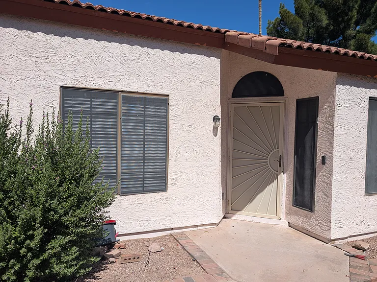 140 S Willow Creek St — Photo 3