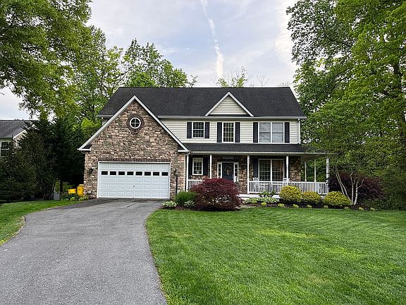 2nd image of 446 McBride Ln