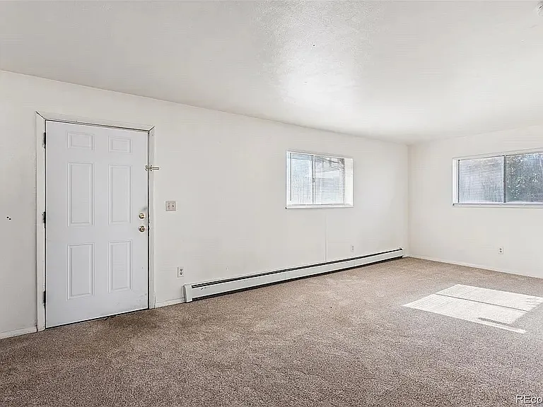 3 bed, 1330 sqft, $2,300 — Photo 3