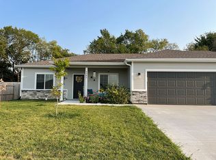 3304 SE Aries Ave, Topeka, KS 66605