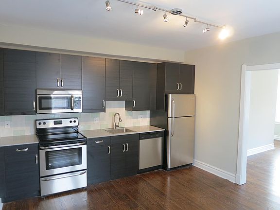5th image of 1827 Russell Blvd