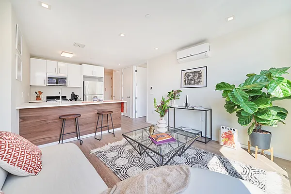 Rented by Living New York | media 25