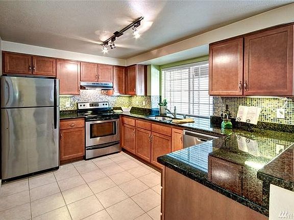 4th image of 10004 NE 120th Ln