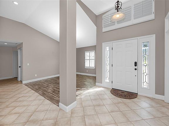 5th image of 16706 Windsor Park Dr