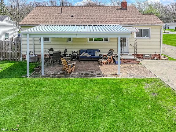 4th image of 400 Harris Rd