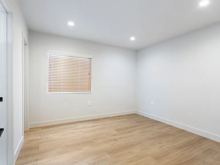 345 N Heliotrope Dr #A — Photo 8