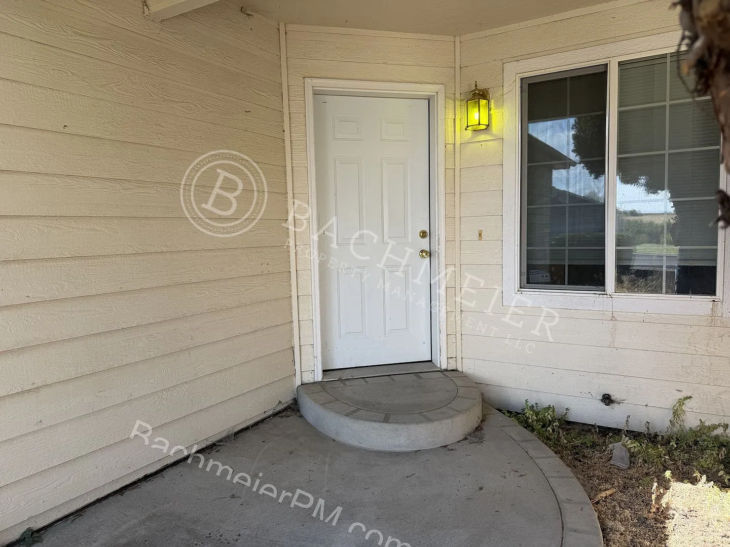 Spacious 2-Bedroom, 2-Bath Duplex with Garage, Office & Beautiful Views — Photo 2