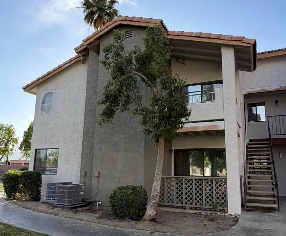 2 bed, 2.0 bath, 960 sqft, $2,000 — Photo 1