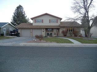 1215 Summit Dr, Sidney, NE 69162