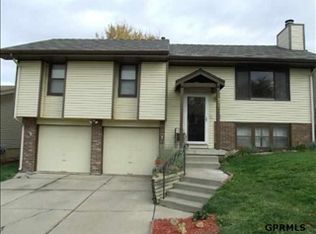 5837 S 136th St, Omaha, NE 68137