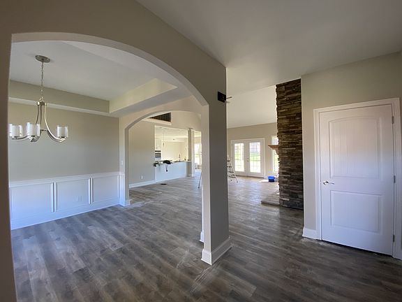 2nd image of 491 Archer Pl