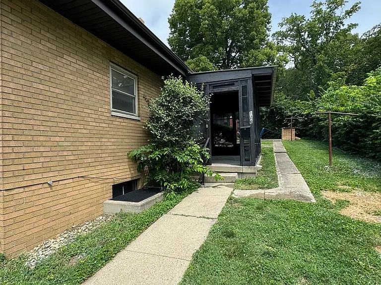 200 N C St — Photo 1