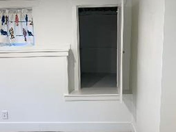 5th image of 8408 Duncan Ave S Unit B
