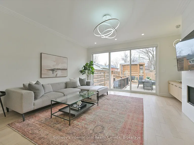 41 A Maple Ave N — Photo 11