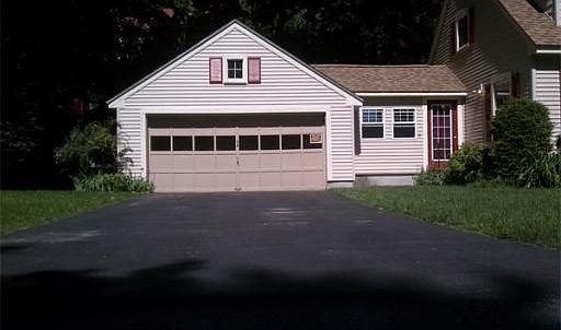4th image of 50 Brown Ave
