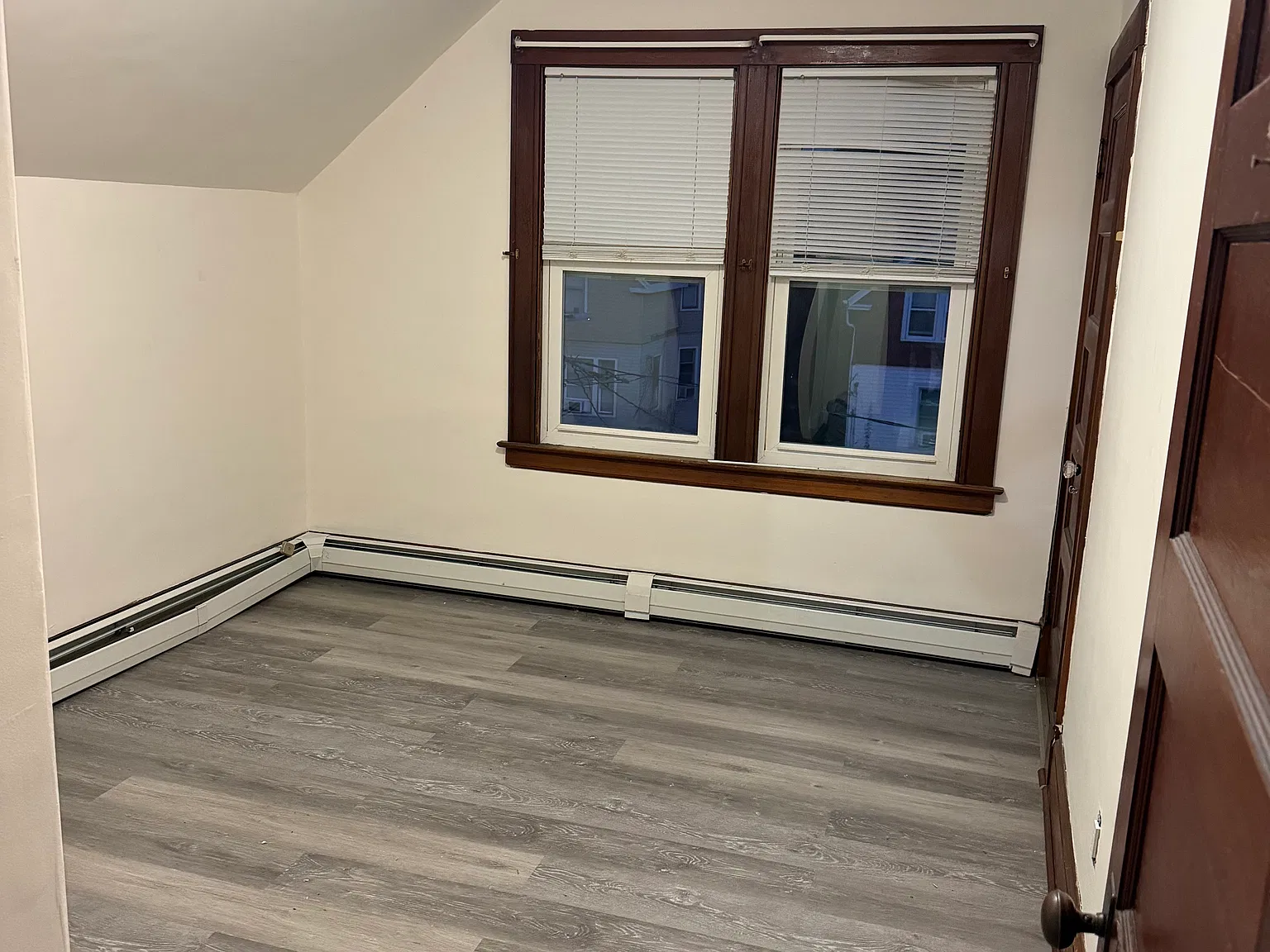 3 bed, 1150 sqft, $2,300 — Photo 4