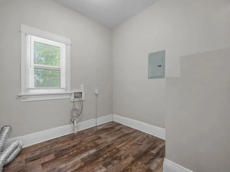 2908 W 9th St N — Photo 22