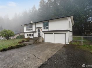 Asten, Port Orchard, WA 98366