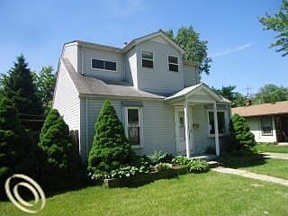 2nd image of 24325 Pennie St