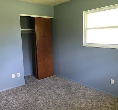 4th image of 1101-1103 Cambridge Ct