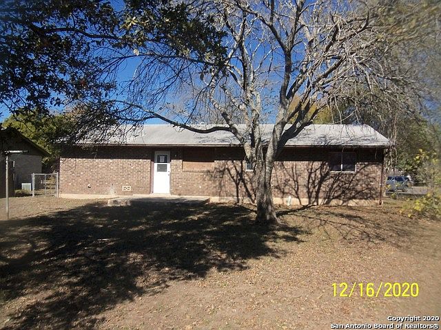 2nd image of 2201 Colony Dr