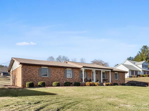 438 Case Cove Rd, Candler, NC 28715