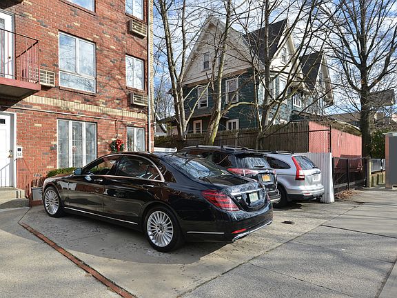 3rd image of 8537 Lefferts Blvd