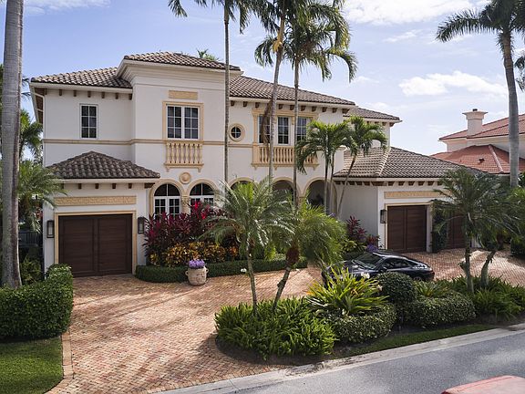 3rd image of 784 Harbour Isle Court