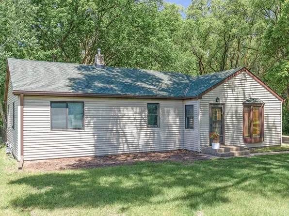3701 Centerville Rd, Vadnais Heights, MN 55127