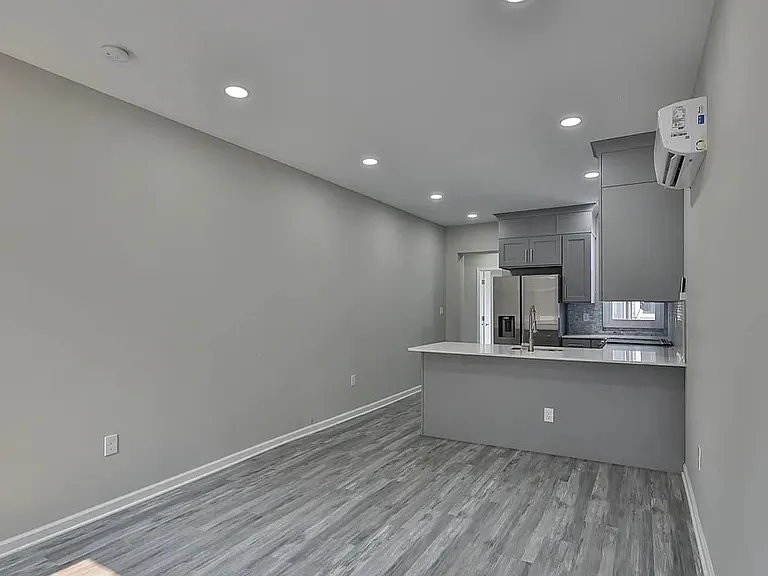 31 S 9th St #1F — Photo 3