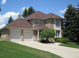 1630 Crestline Ct, Rochester Hills, MI 48307