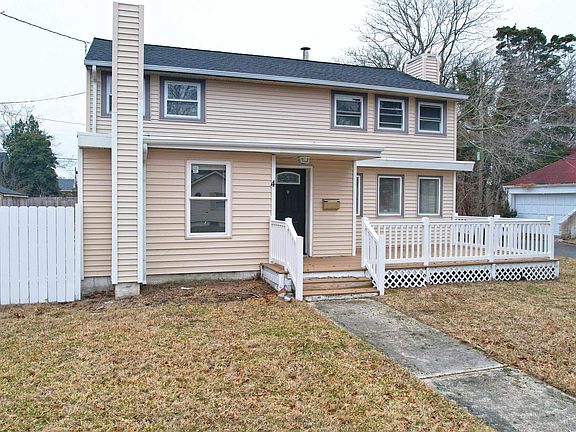 3rd image of 4 E Mill Rd